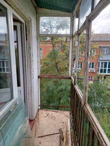 Фото Балкон под ключ: внешняя и внутренняя отделки